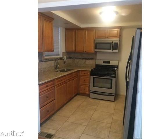 3750 Brewster St - Photo 2 of 2