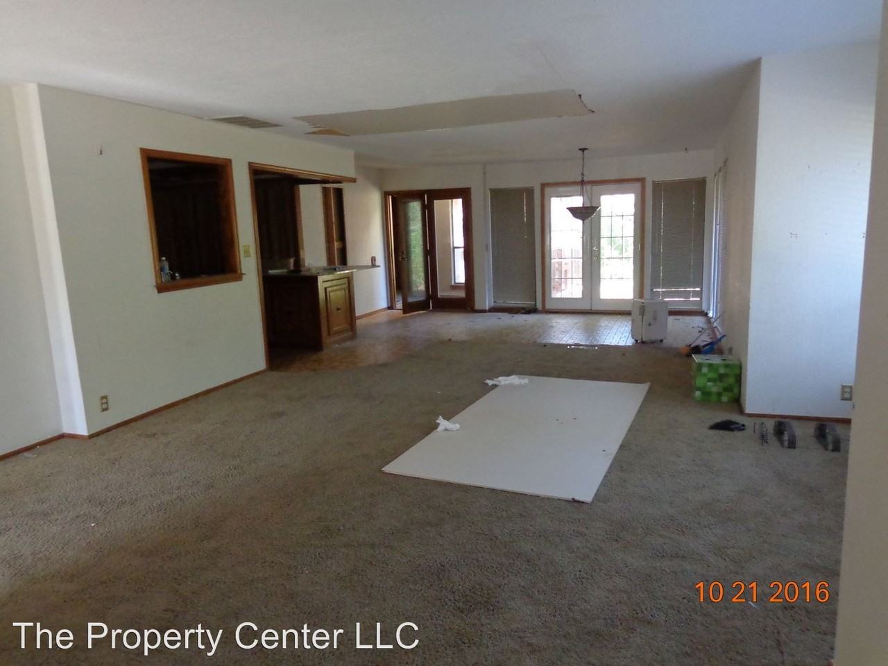 6301 Connaught Ct - Photo 3 of 18