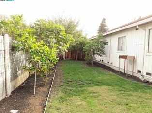 738 Valley Green Dr - Photo 3 of 13