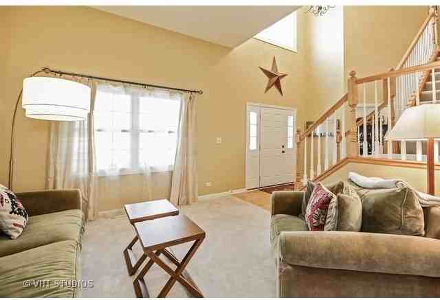 1015 Peregrine Way - Photo 3 of 18