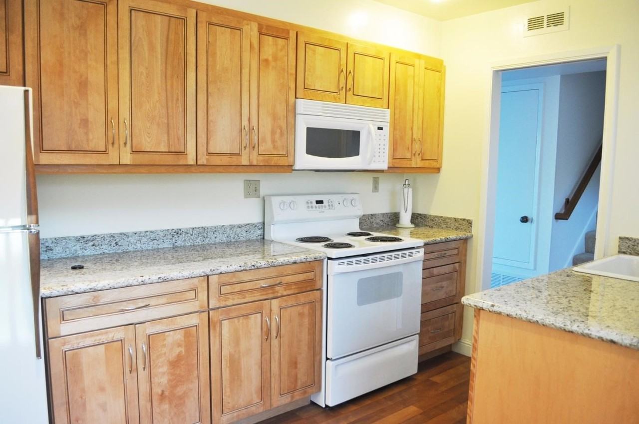 116 Oxford Ln - Photo 3 of 11