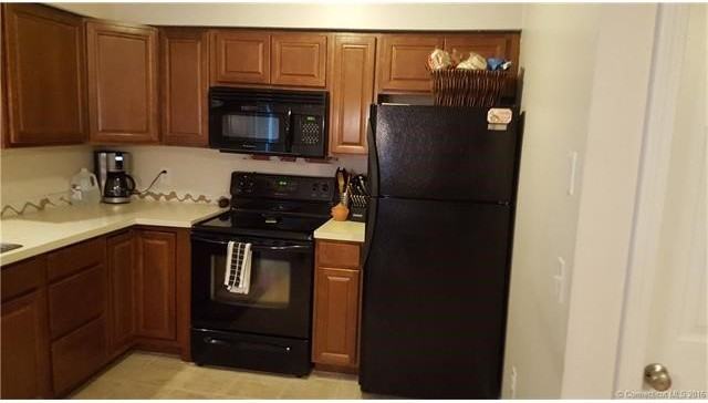 30 Meriden Rd - Photo 3 of 23