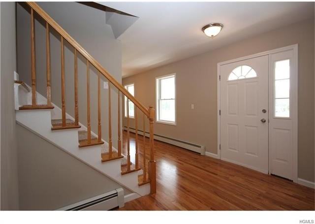 1190 Bruyn Turnpike - Photo 2 of 21