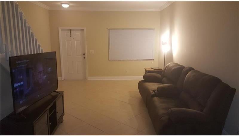 2121 SW 102nd Ave - Photo 3 of 6