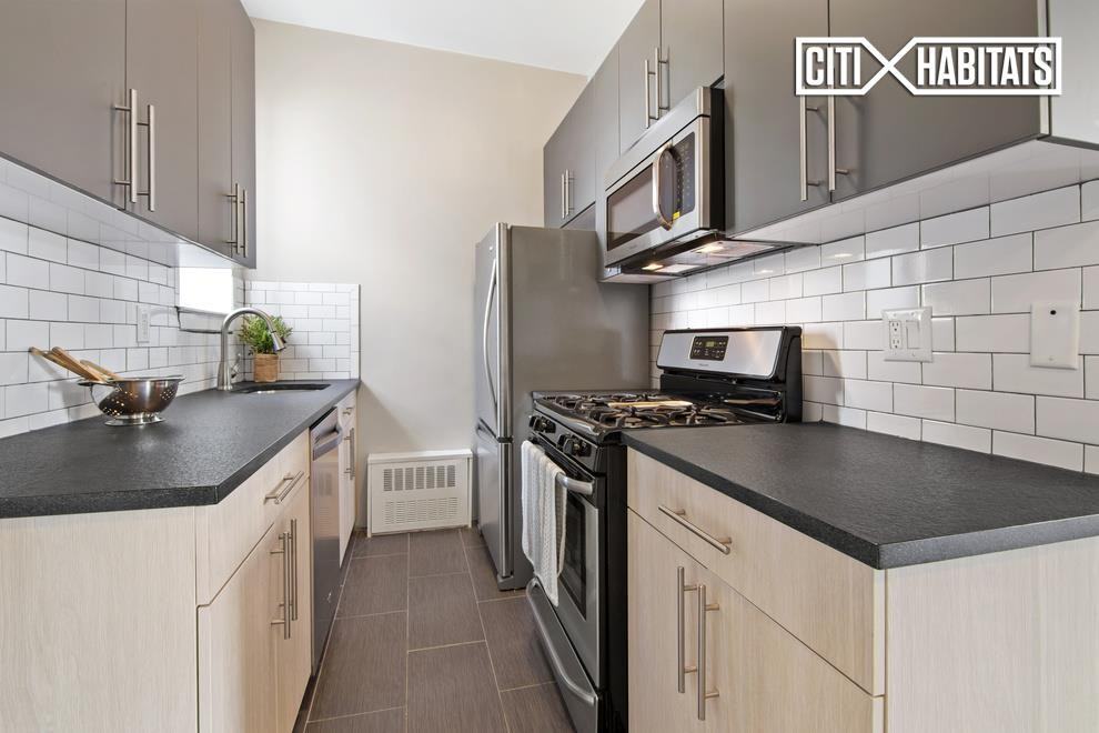 189 Sterling Pl #2
