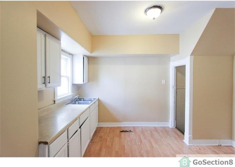 445 Hiett Ave - Photo 3 of 22