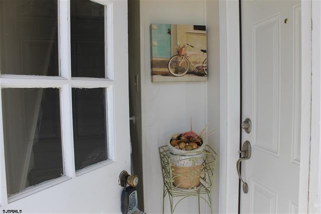 707 N Dudley Ave - Photo 2 of 17