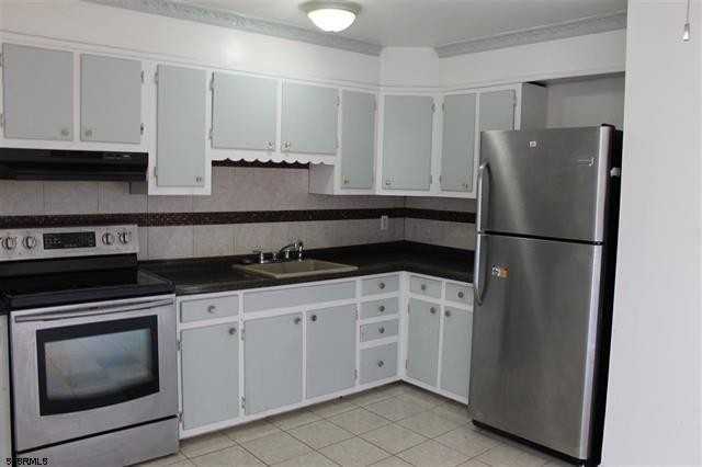 707 N Dudley Ave - Photo 3 of 17