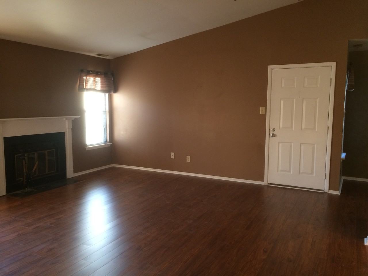 342 Coventry Ct - Photo 2 of 27