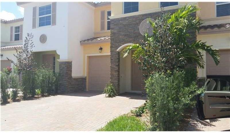 5223 SW 77th Way - Photo 3 of 8