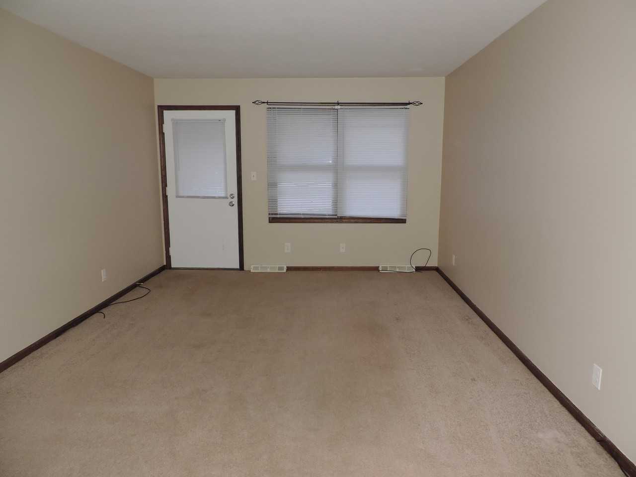 946 Twin Home St - Photo 3 of 19