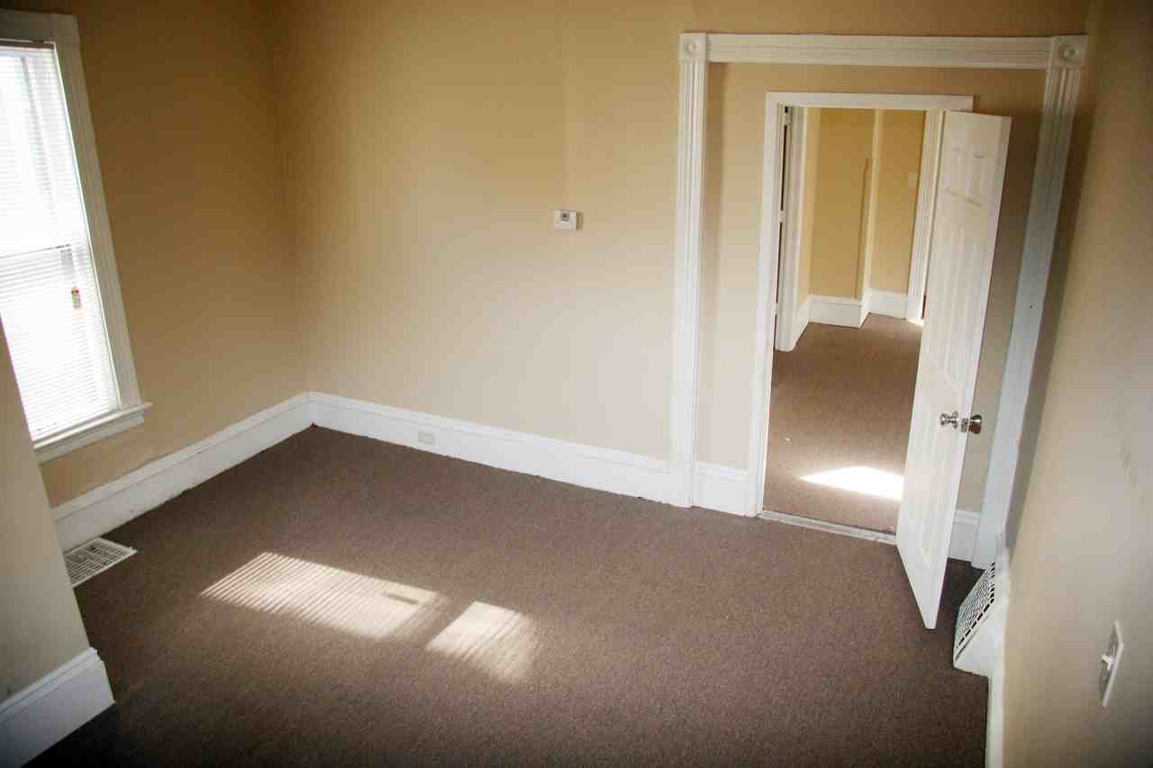 2906 N 4th St - Photo 3 of 7