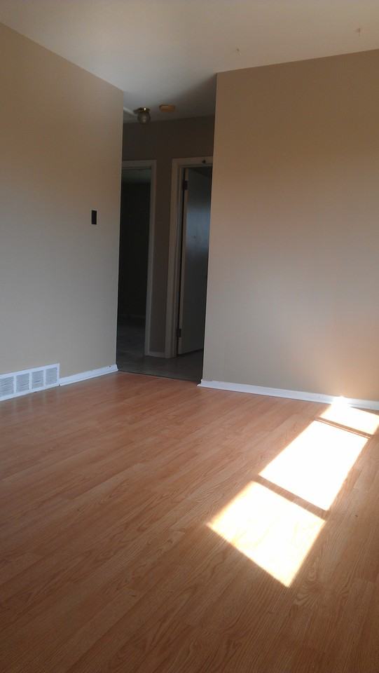 340 Hilton Ave - Photo 2 of 9