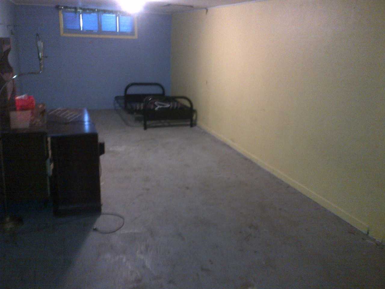 340 Hilton Ave - Photo 3 of 9