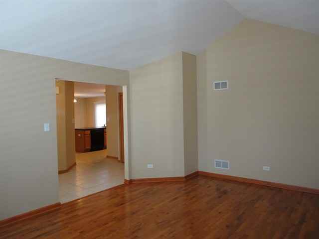 285 Quail Hollow Dr - Photo 3 of 9