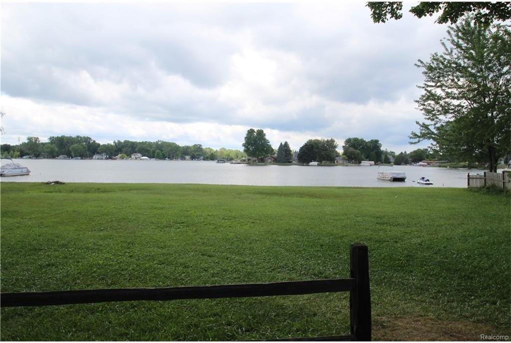 9925 Palmoor Ave - Photo 2 of 26