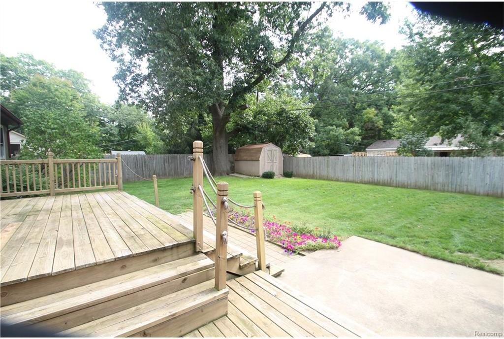 9925 Palmoor Ave - Photo 3 of 26