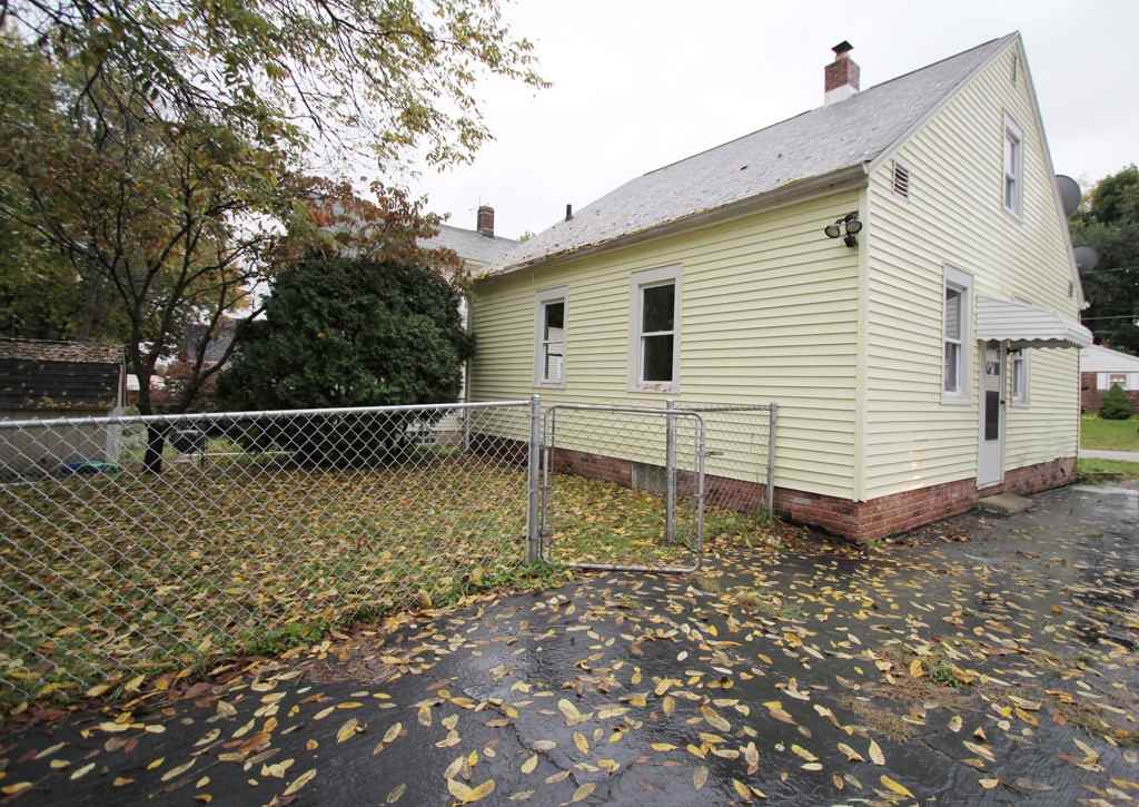 153 Oakwood Street - Photo 2 of 12