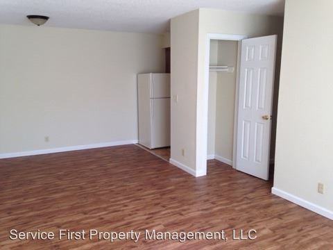 915 W College 945 W College - Photo 2 of 8