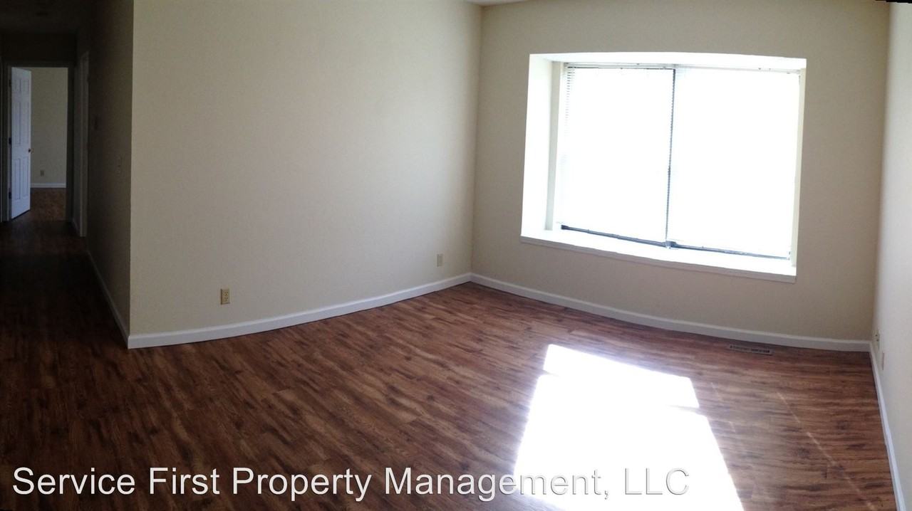 915 W College 945 W College - Photo 3 of 8