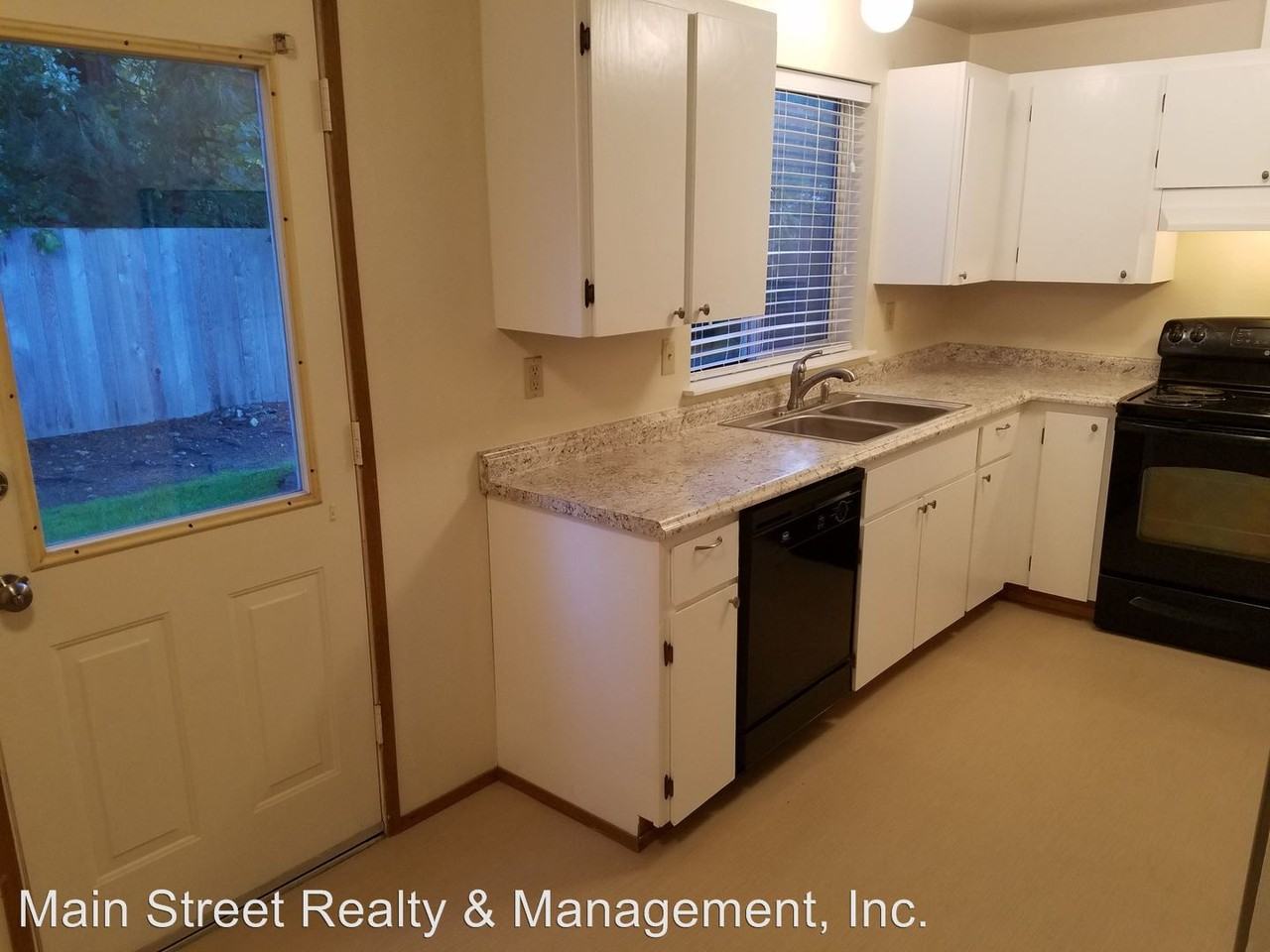 9915 to 9917 148th Street Ct E - Photo 3 of 15