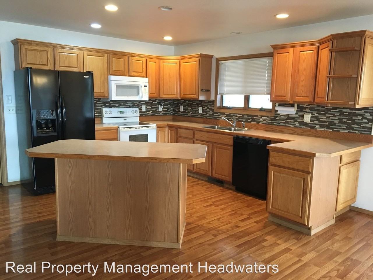 5500 Lake Helena Dr - Photo 3 of 17