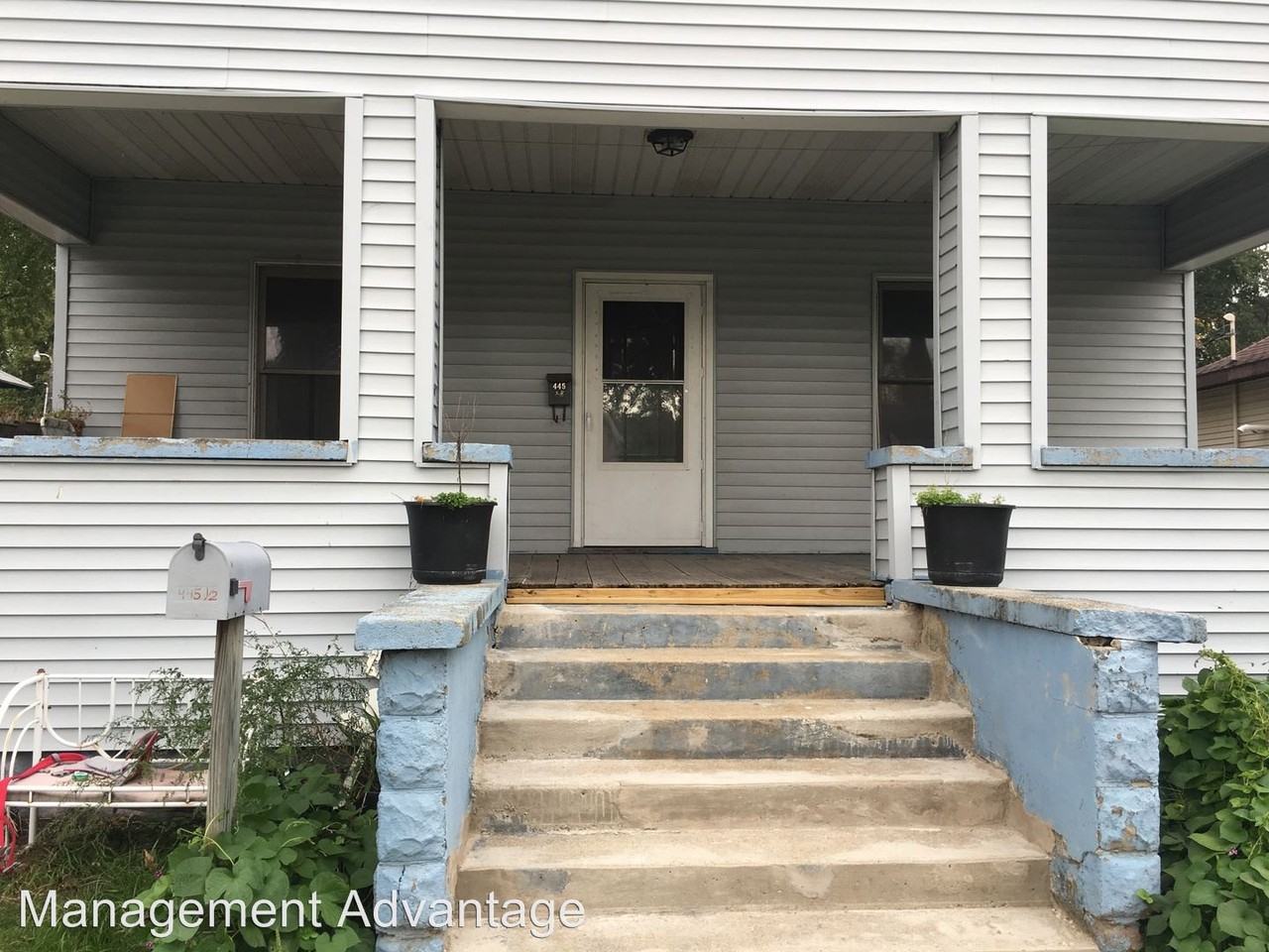 445 N Cullen St - Photo 2 of 9