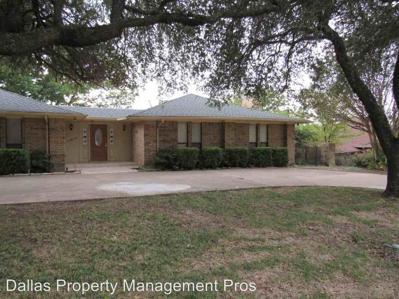 1355 Shores Cir - Photo 2 of 50