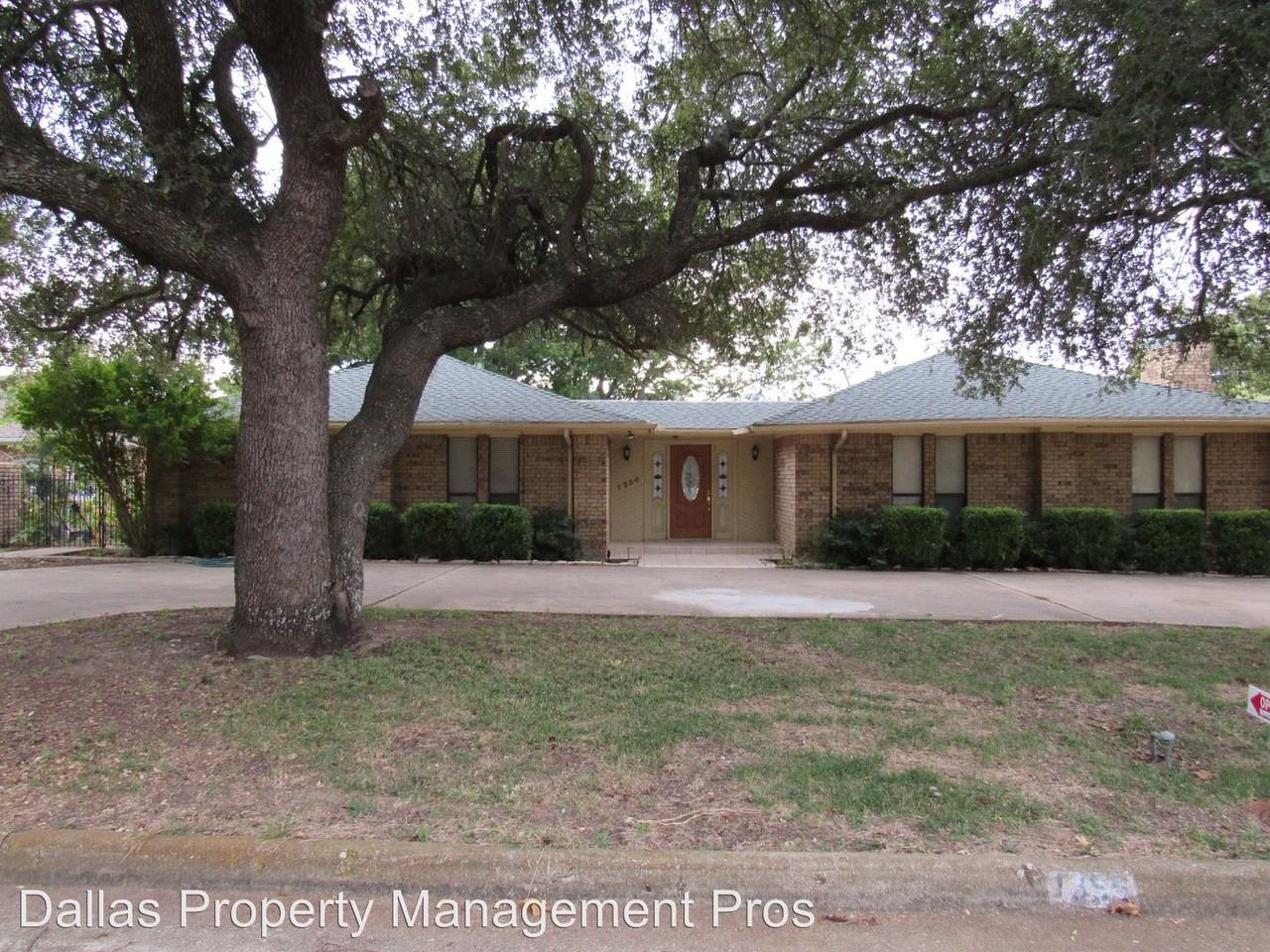 1355 Shores Cir - Photo 3 of 50