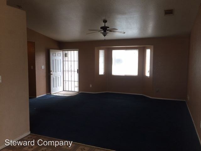 1610 Lilac Ct - Photo 2 of 9