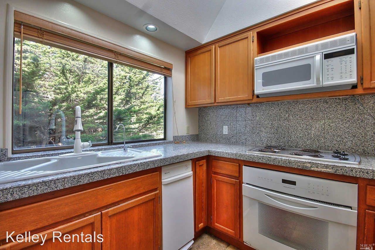 21655 Heron Dr - Photo 2 of 17