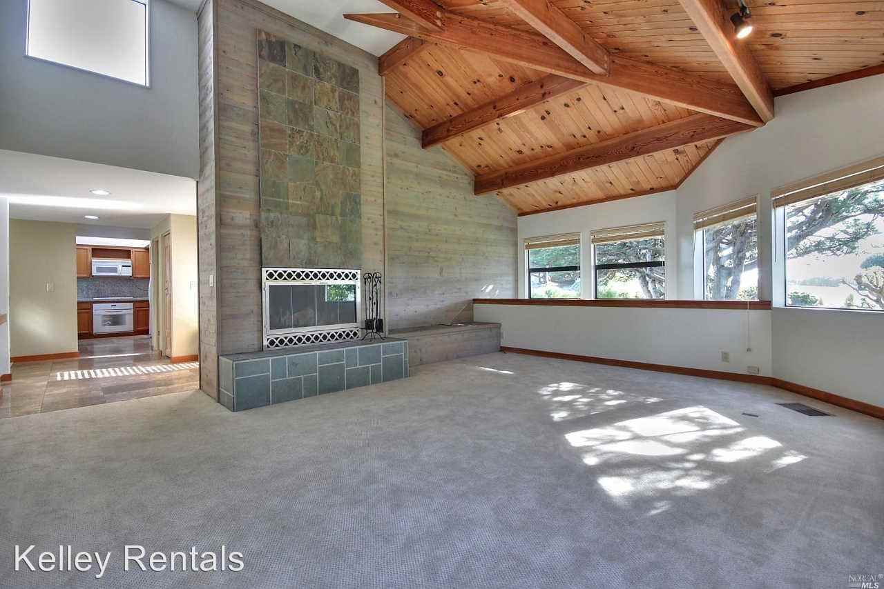 21655 Heron Dr - Photo 3 of 17