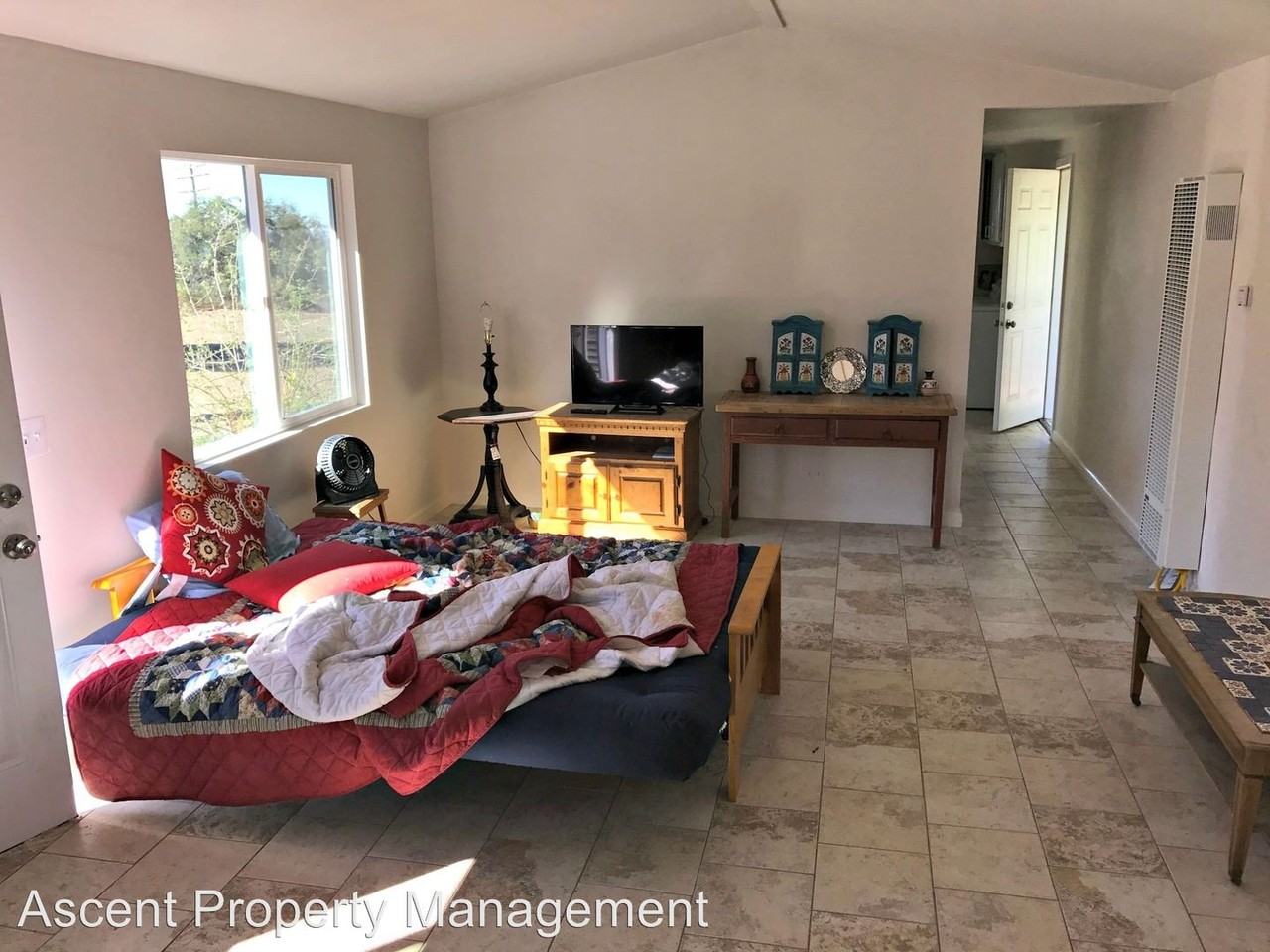 3615 E Victoria Dr - Photo 3 of 15