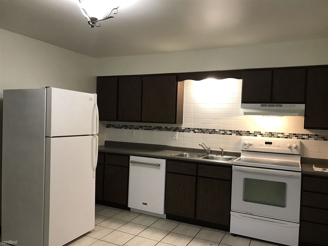 1260 Grissom Ct - Photo 2 of 8