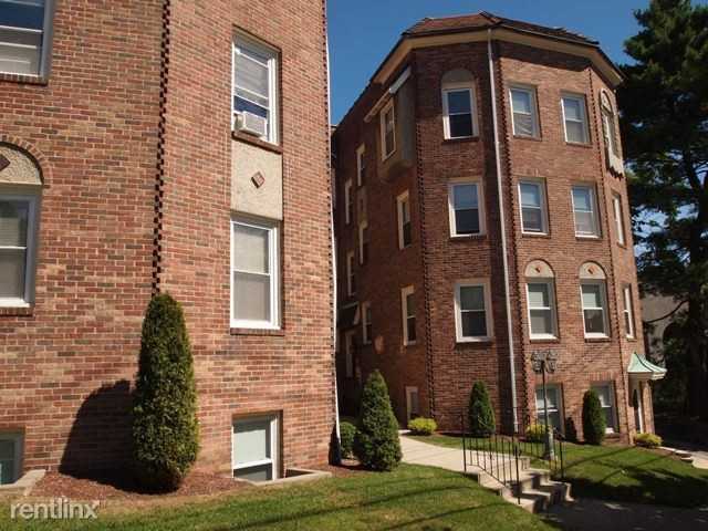 90 Taft Ave #4 - Photo 2 of 4