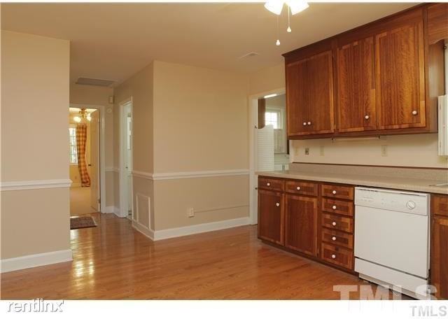 4832 North Hills Dr - Photo 3 of 9