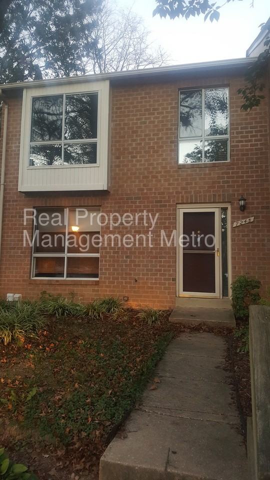 7245 Dockside Ln - Photo 2 of 50