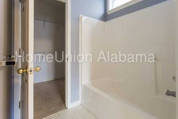 1462 Amberley Woods Dr - Photo 2 of 28
