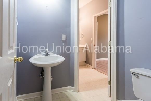 1462 Amberley Woods Dr - Photo 3 of 28