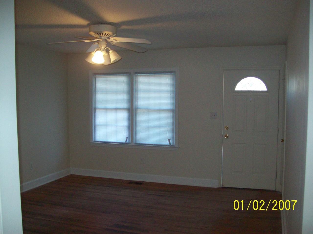 303 Chockoyotte St - Photo 2 of 7