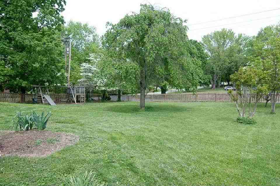 188 2nd Ave N - Photo 2 of 13