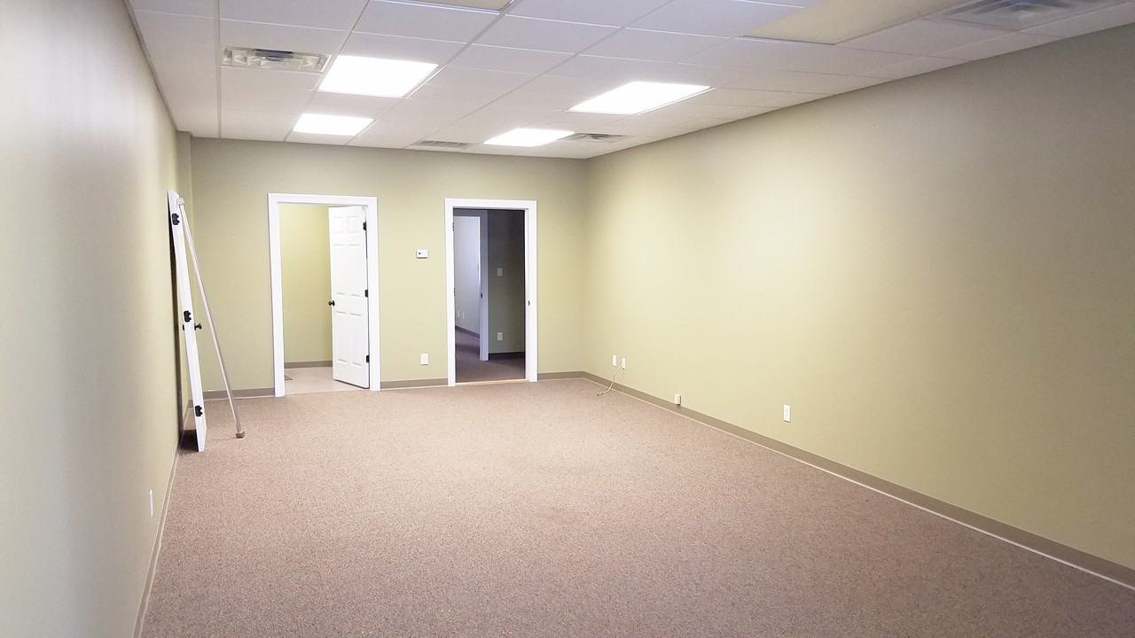 22 Keystone Dr - Photo 2 of 11