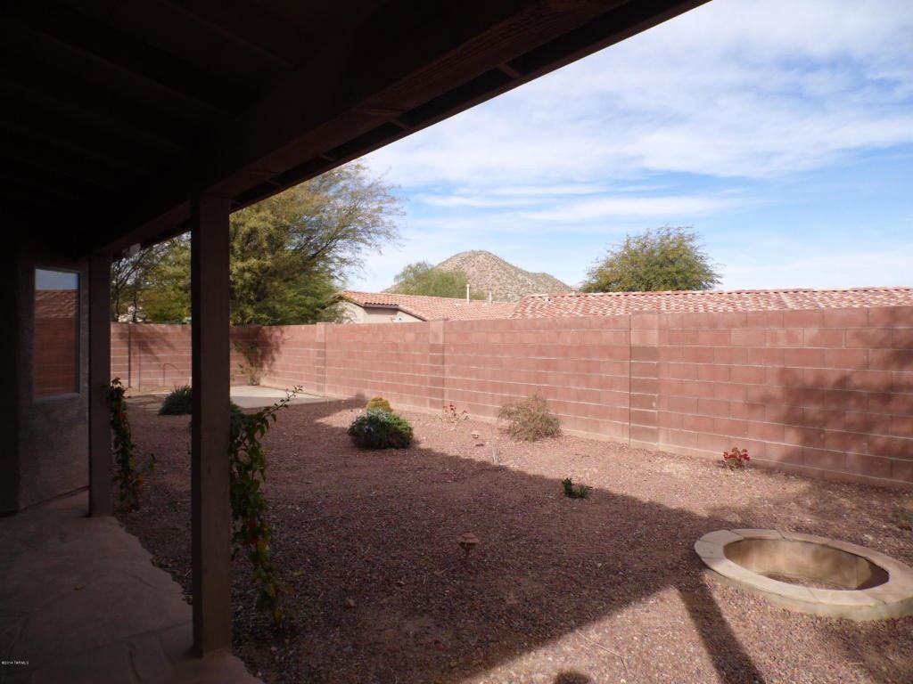 2512 Brandy Crest Dr - Photo 2 of 20