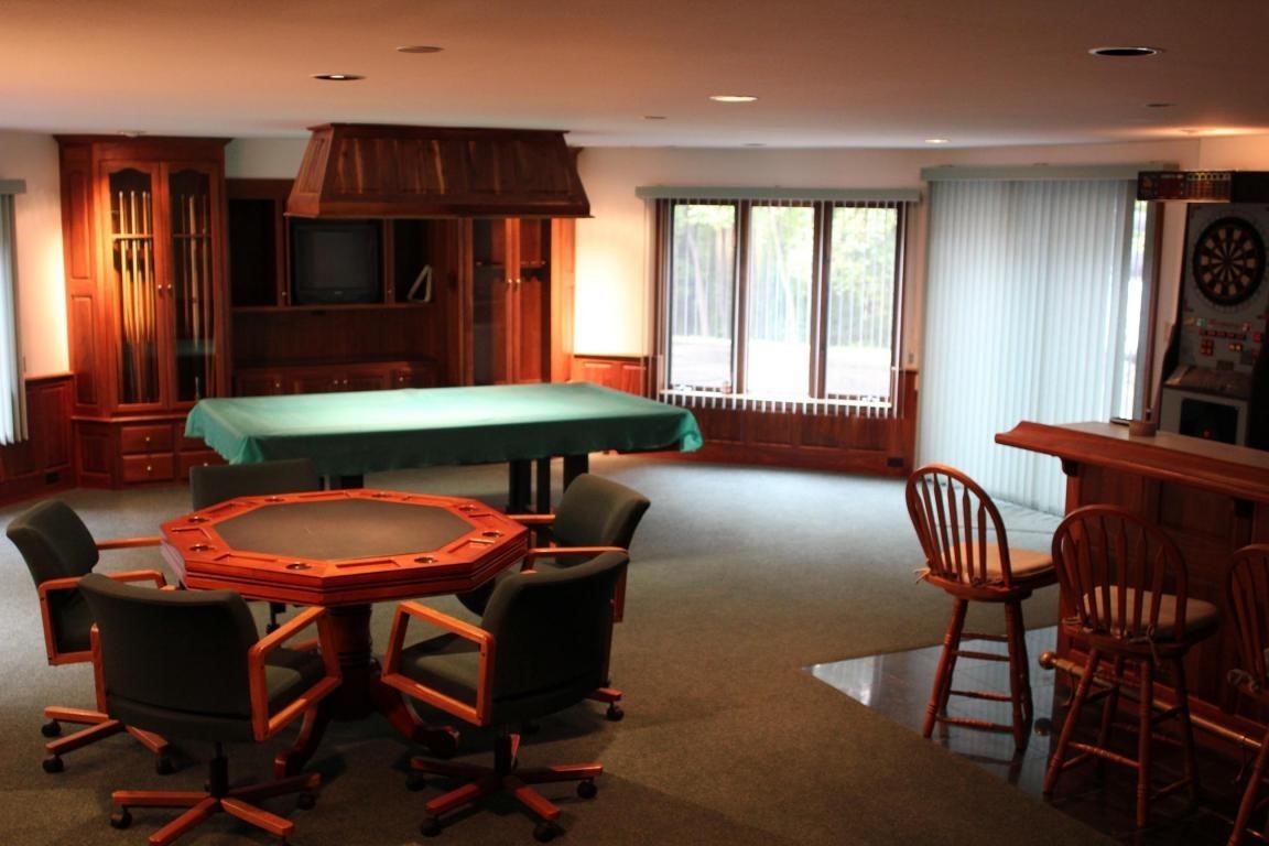 371 Yorkshire Dr - Photo 3 of 50