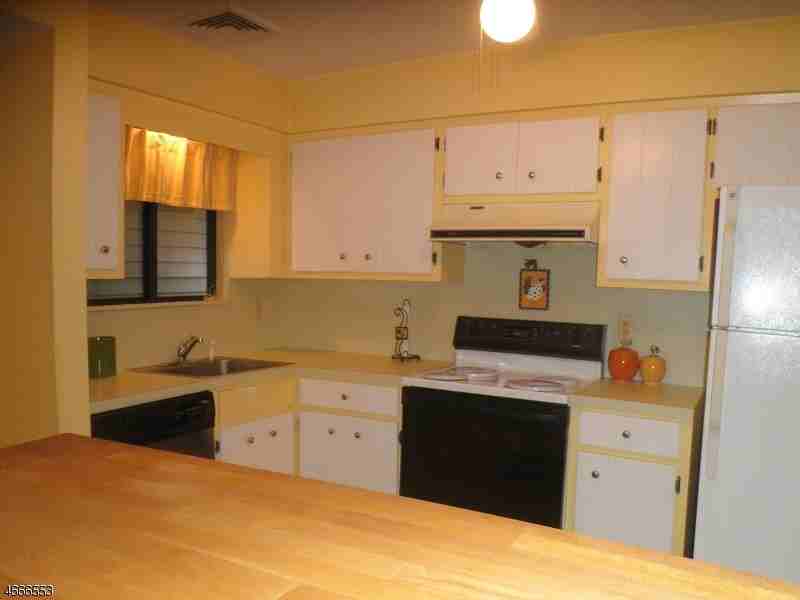 25 The Crescent - Photo 2 of 8