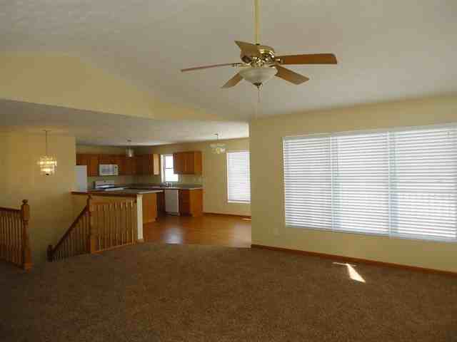 200 Staffordshire Dr NE - Photo 3 of 10