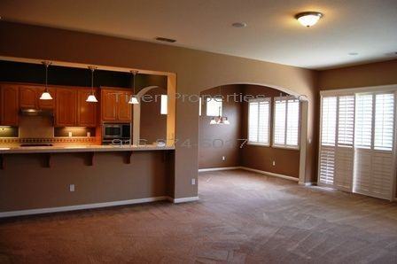 10093 Annie St - Photo 2 of 14