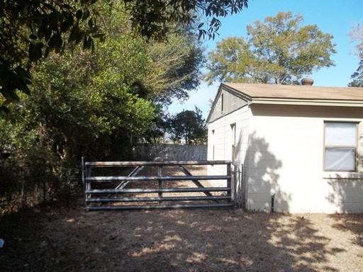516 Pelham Rd - Photo 3 of 15