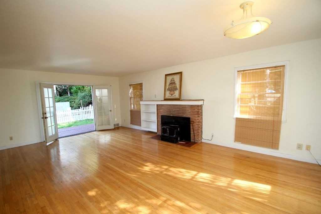 102 Northwest 101st Street #A - Photo 2 of 9