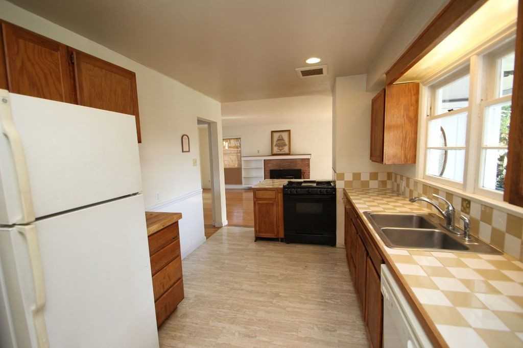 102 Northwest 101st Street #A - Photo 4 of 9